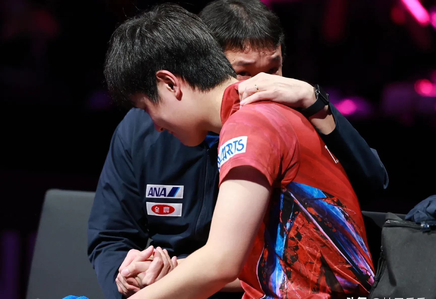 中国队翻盘法国队，张本智和带队取胜