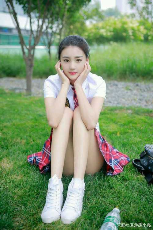 速度与荣耀的双重奏,F1巴塞罗那街道激战,贝蒂斯绿茵场横扫玻利维亚