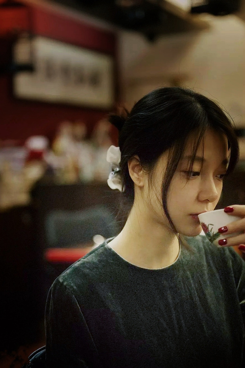 终点线前的轰鸣与哨响—当爱德华兹在争冠之夜拉开不可逾越的差距