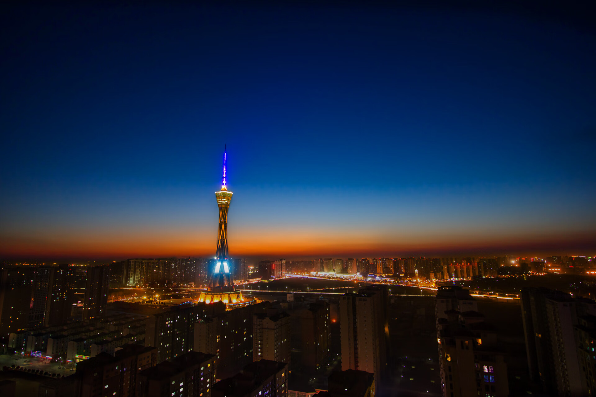 篮球艺术与时空魔法，詹姆斯全程高能输出，奇才战术压制掘金